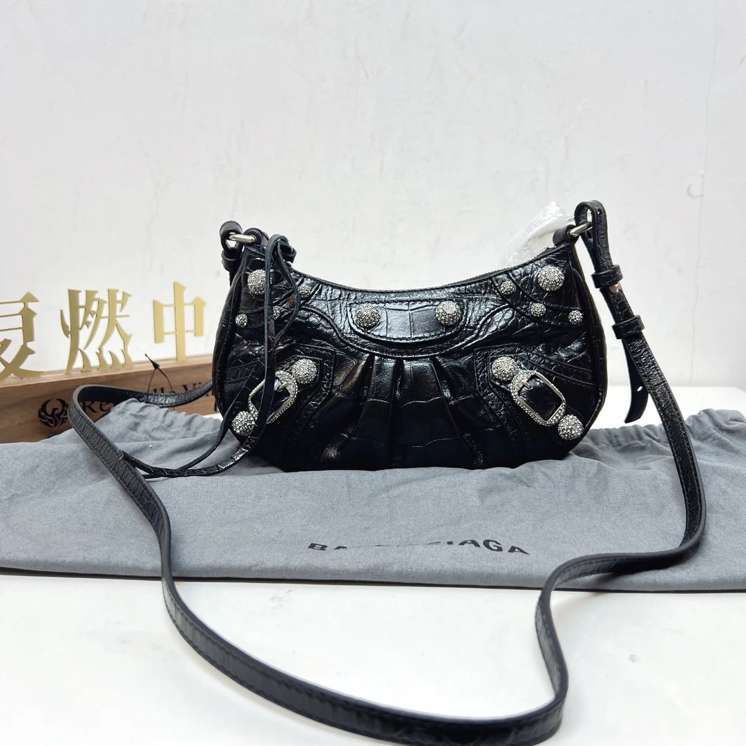 99新 Balenciaga/巴黎世家 复燃精选/黑色鳄压钻扣机车包