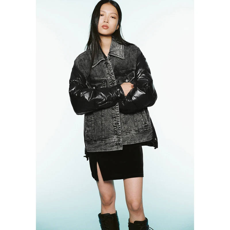 UR2023秋冬新款女装时尚设计感拼接牛仔时装羽绒服UWV130048