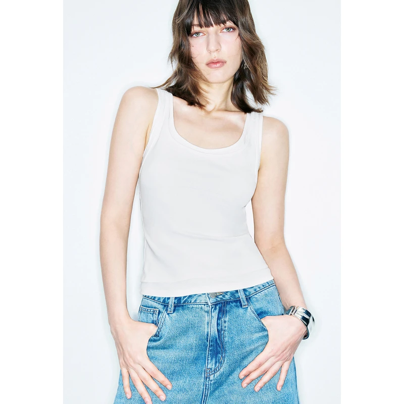 UR秋季新款女装时尚假两件层次感修身无袖背心UWJ440087