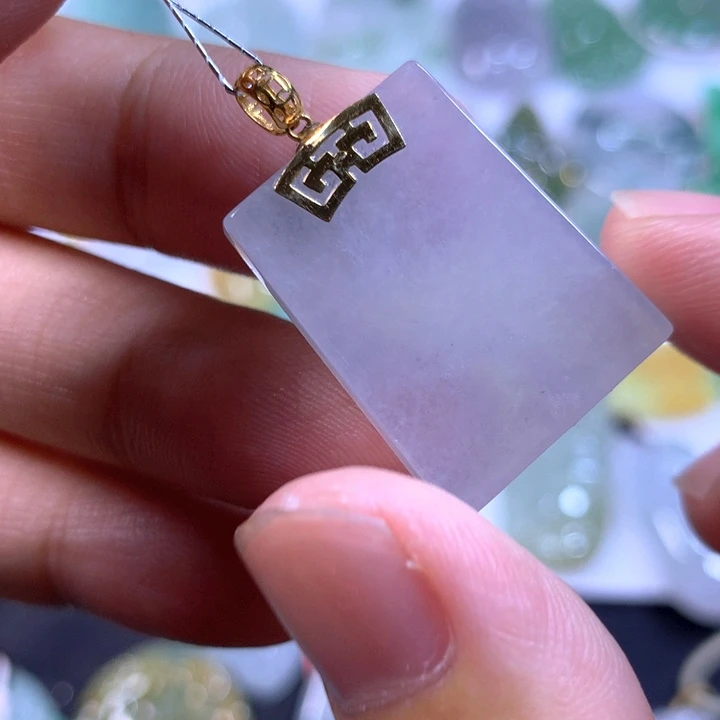 翡翠颈饰18K金镶嵌翡翠