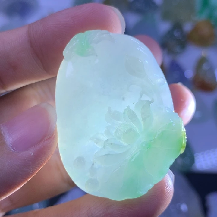 翡翠颈饰未镶嵌翡翠