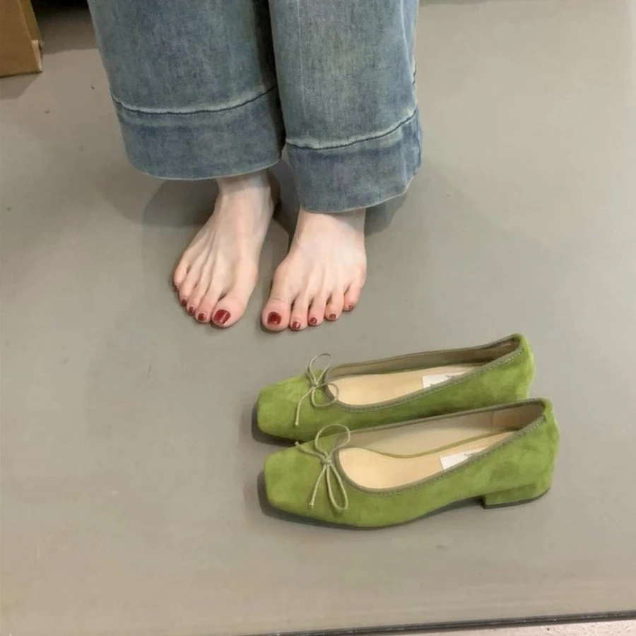 UHCK法式气质粗跟单鞋女2025年新款小众优雅温柔仙女绒面浅口晚鞋