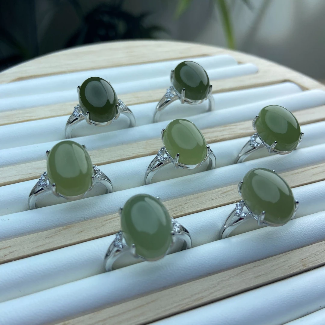 新疆和田玉高冰晴水冰湖水绿戒指10*14蛋面气质时尚精美