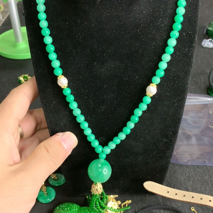 【闪购商品】翡翠颈饰未镶嵌