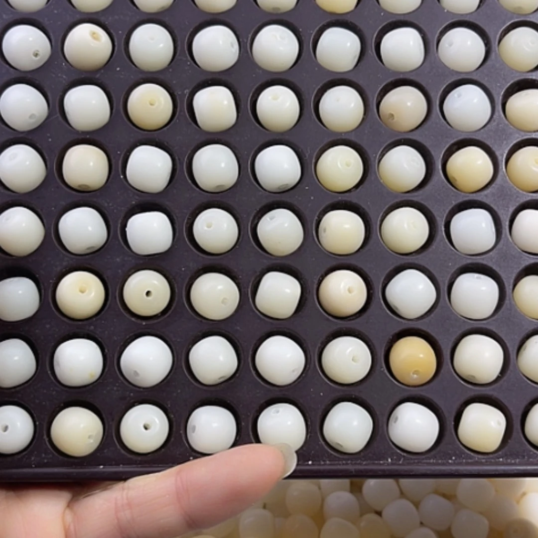 【闪购商品】白玉菩提吊坠瑕疵10x11奶黄桶100卡灯牌宠100