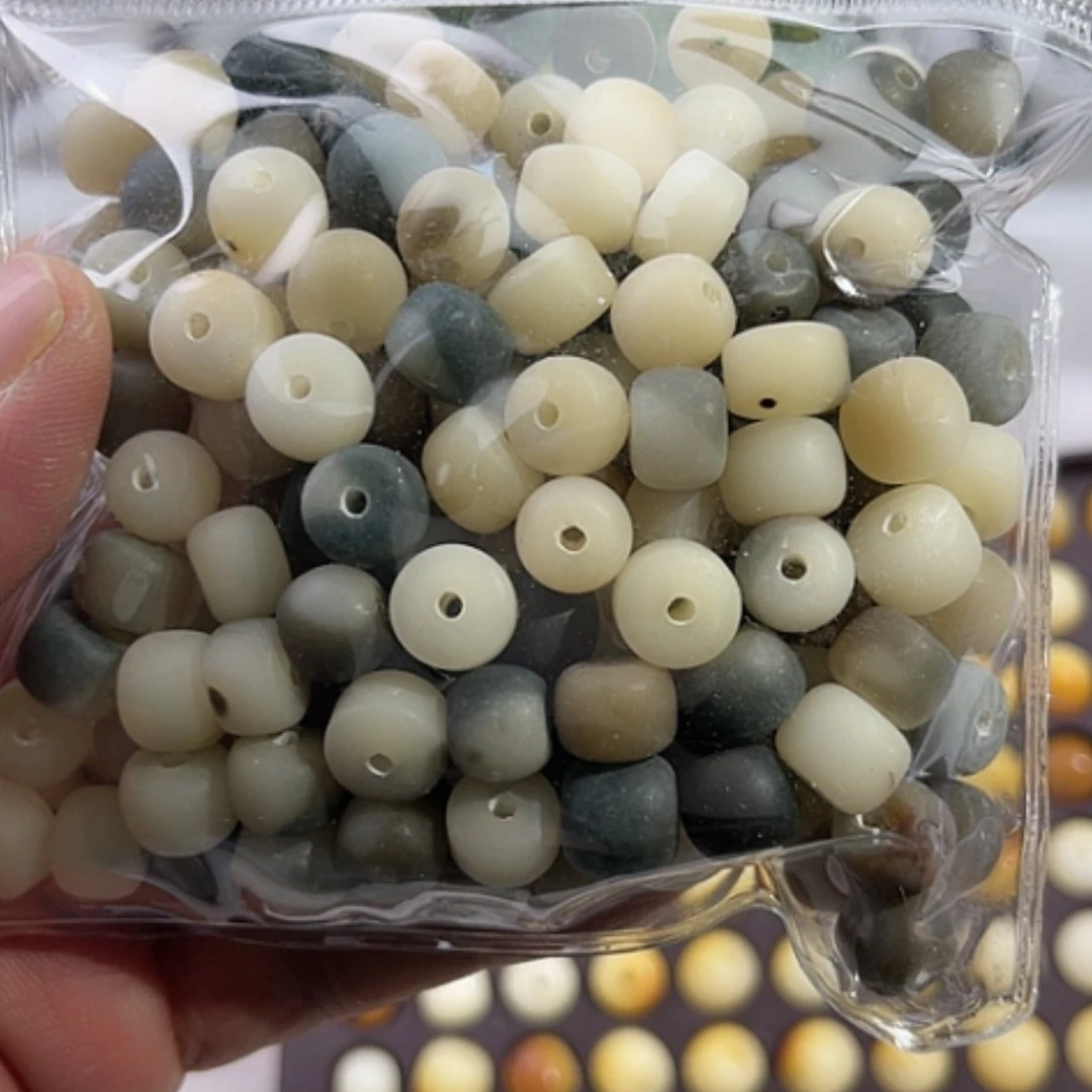 【闪购商品】白玉菩提吊坠瑕疵半山半水磨砂1包
