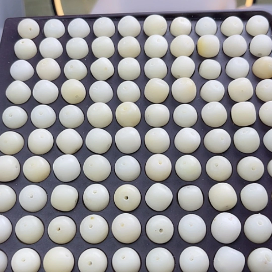 【闪购商品】白玉菩提吊坠瑕疵13x12白玉桶30卡灯牌宠100颗