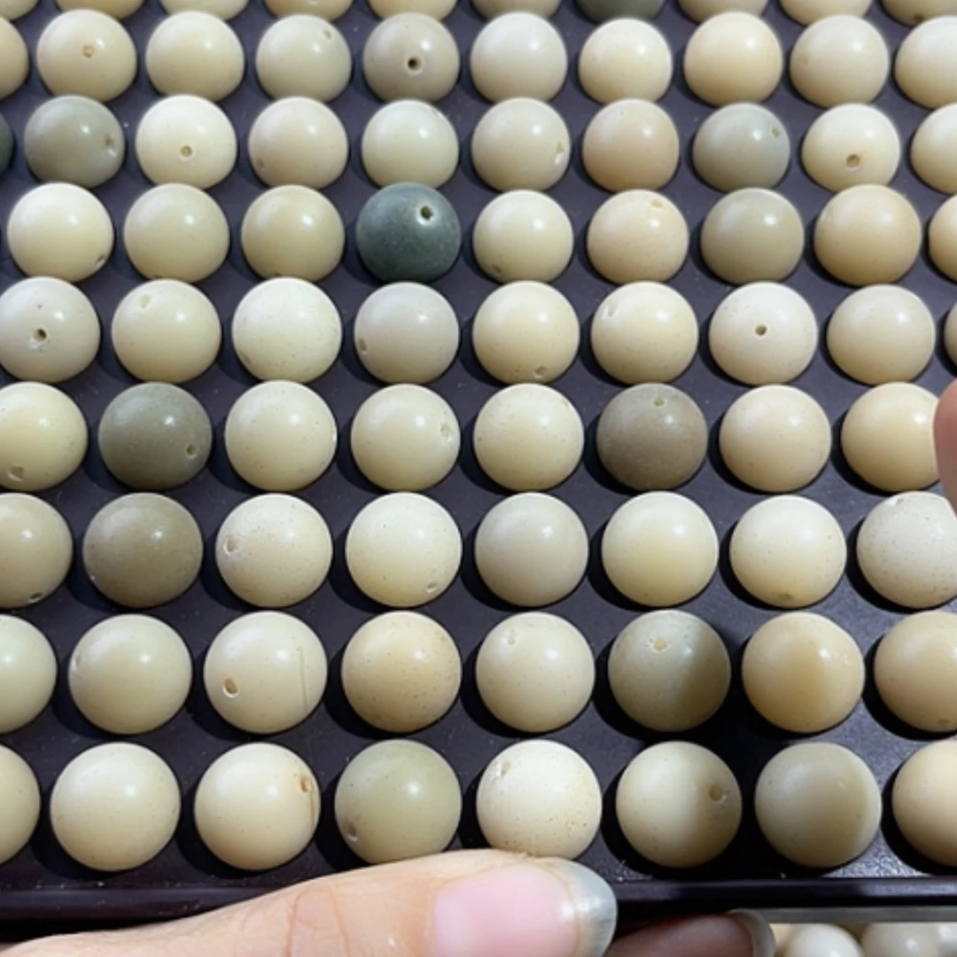 【闪购商品】白玉菩提吊坠瑕疵14浅青色圆100卡灯牌宠100