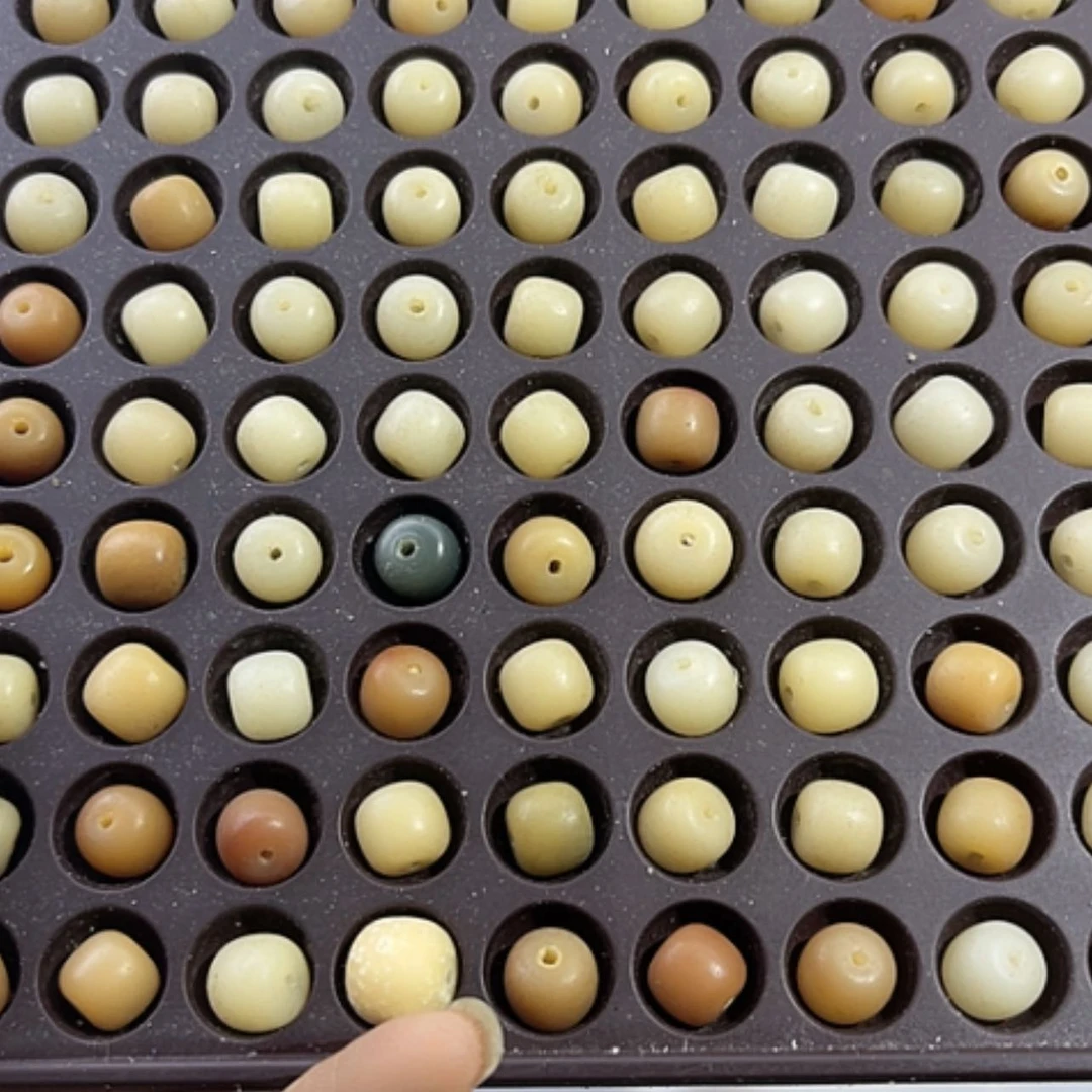 【闪购商品】白玉菩提吊坠瑕疵7x8奶灰色桶200