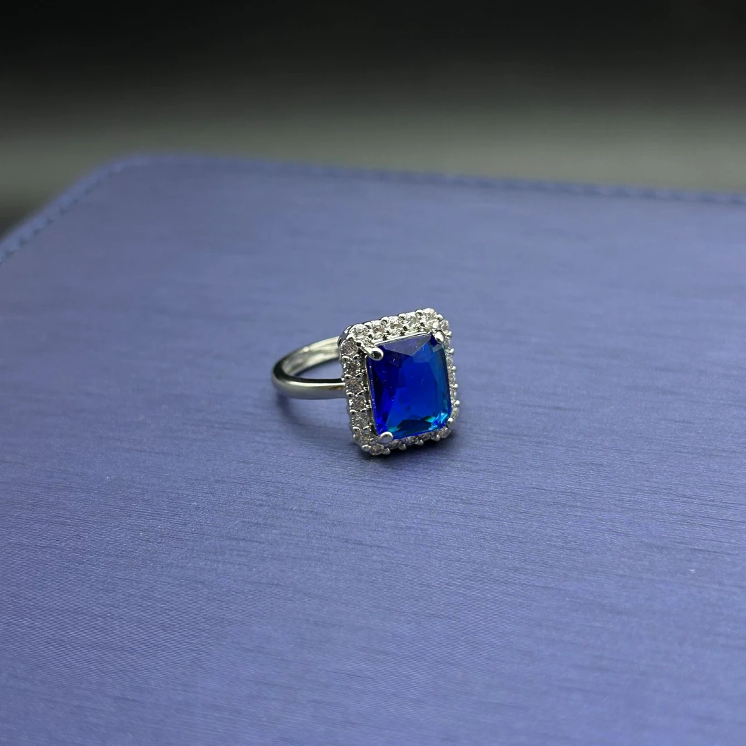 戒指 【周掌柜】A1315斯里兰卡蓝色高端小方戒——DM