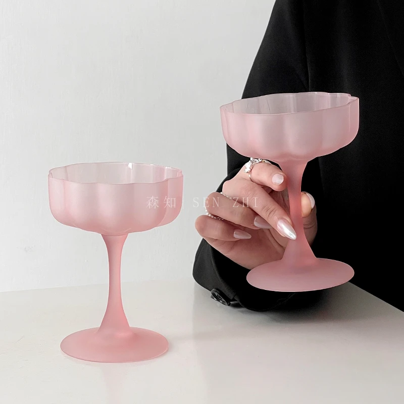 小众设计法式花朵家用玻璃杯高颜值磨砂粉起泡香槟杯红酒杯甜品杯