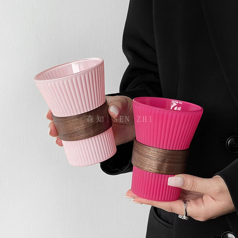 高颜值复古粉玫红玻璃杯竖纹磨砂挂耳咖啡杯精致轻奢家用杯大容量