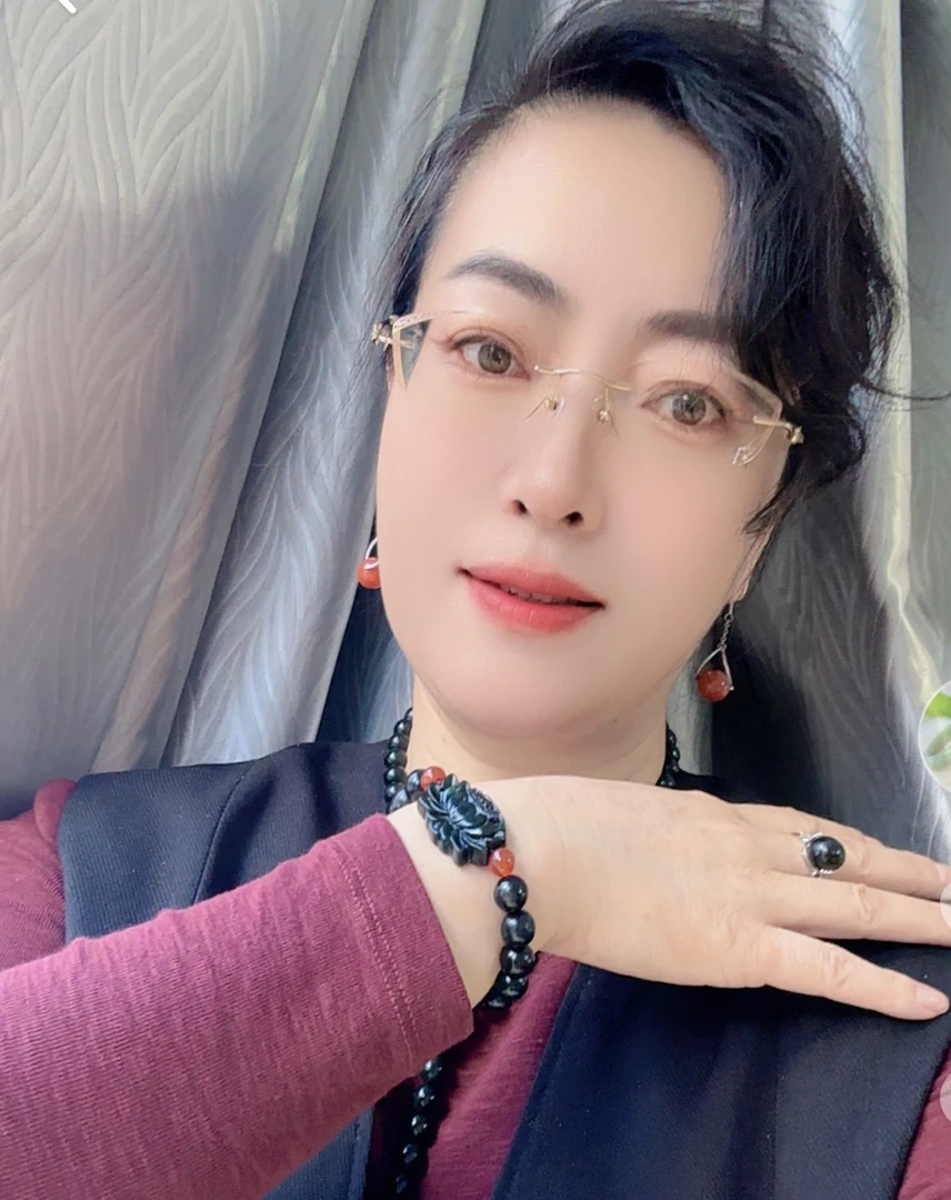 天然藏玉莲花手牌蛇纹石玉时尚气质百搭款