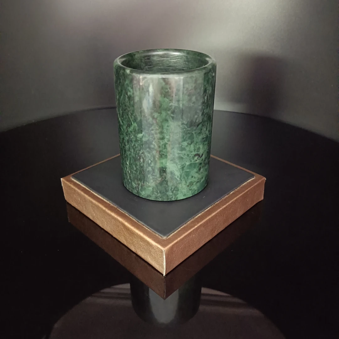 天然藏玉中号水杯加厚蛇纹石玉