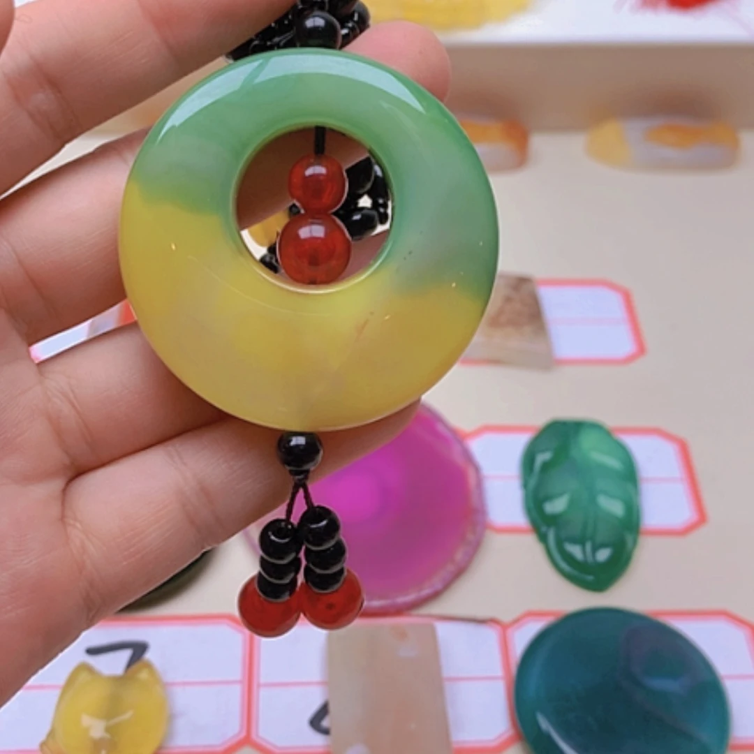 【闪购商品】玛瑙/玉髓挂件未镶嵌简**單