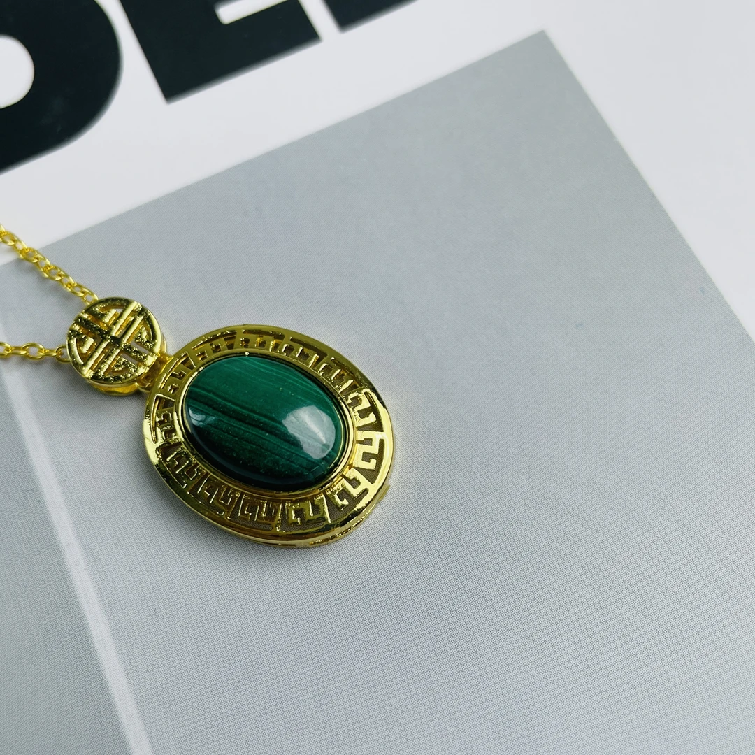 天然孔雀石蛋面吊坠多样性发货K101