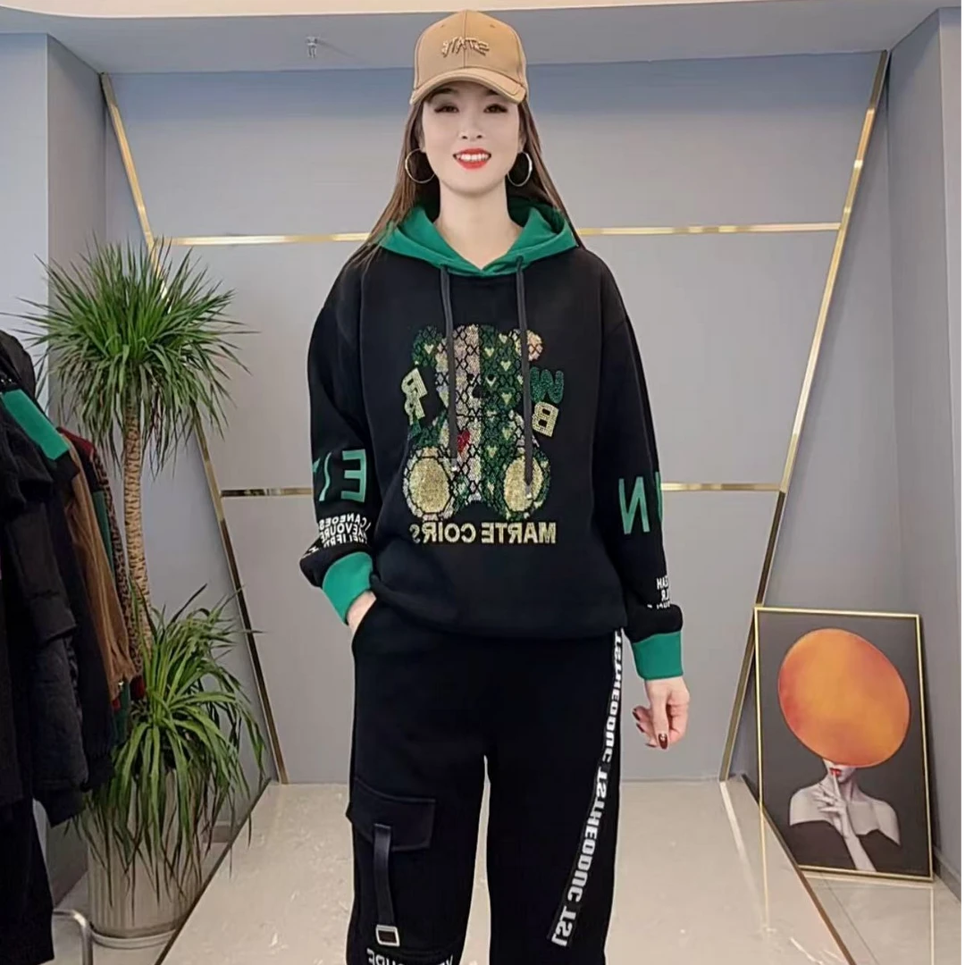 shishu/拾束冬季新款小熊烫钻气质显瘦百搭长袖加绒卫衣女CY6683