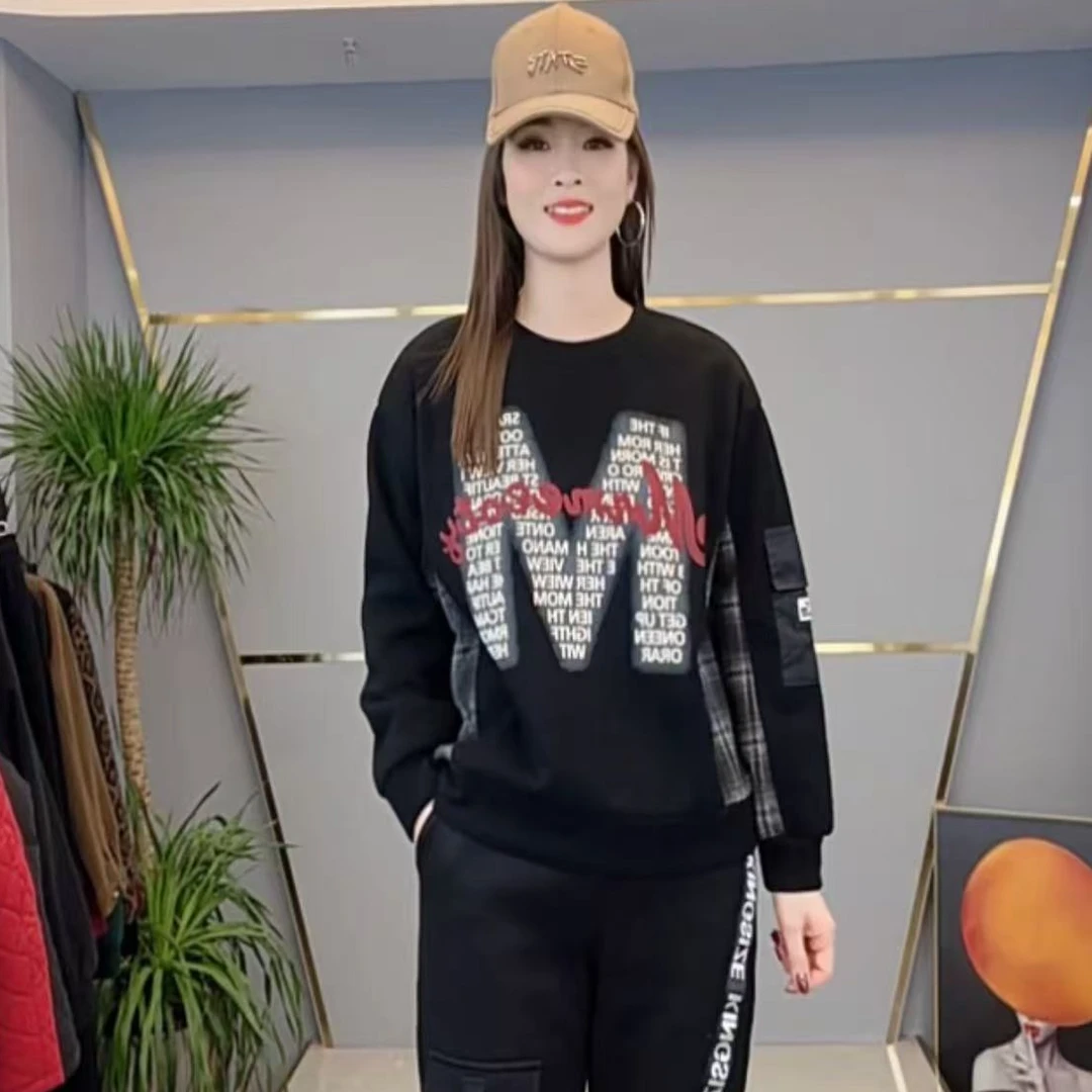 shishu/拾束冬季新款时尚女装拼接重工字母大M女加绒卫衣HL8893