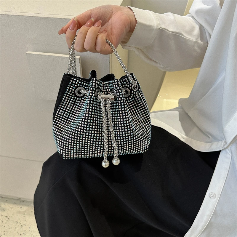 高级感轻奢水钻包满钻包包单肩水桶包闪钻包包2024新款链条斜挎包