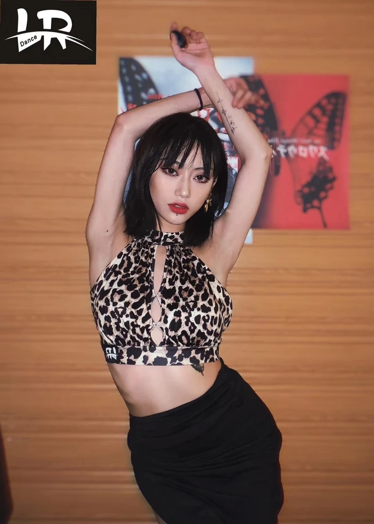 LR015款豹纹上衣拉丁自带胸垫美背设计后背带子可自由调节性感