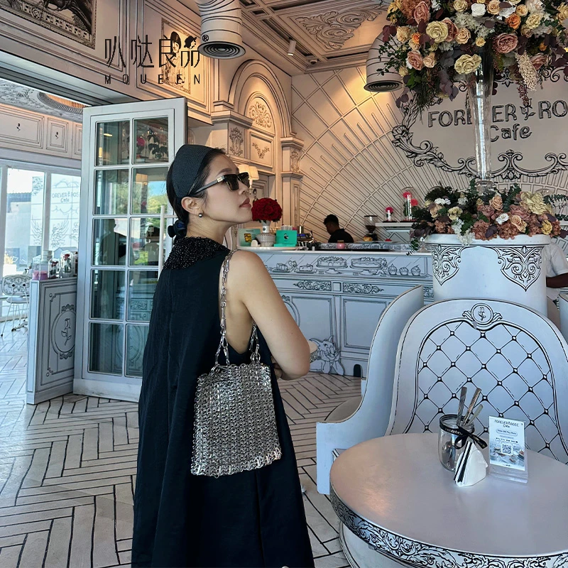 【叭哒不惑】 银色圆片方形手提斜挎两用包