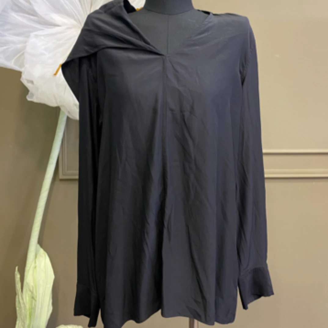 95新 Hermes/爱马仕 潮奢/爱马仕/38码/女士桑蚕丝衬衫/70110100