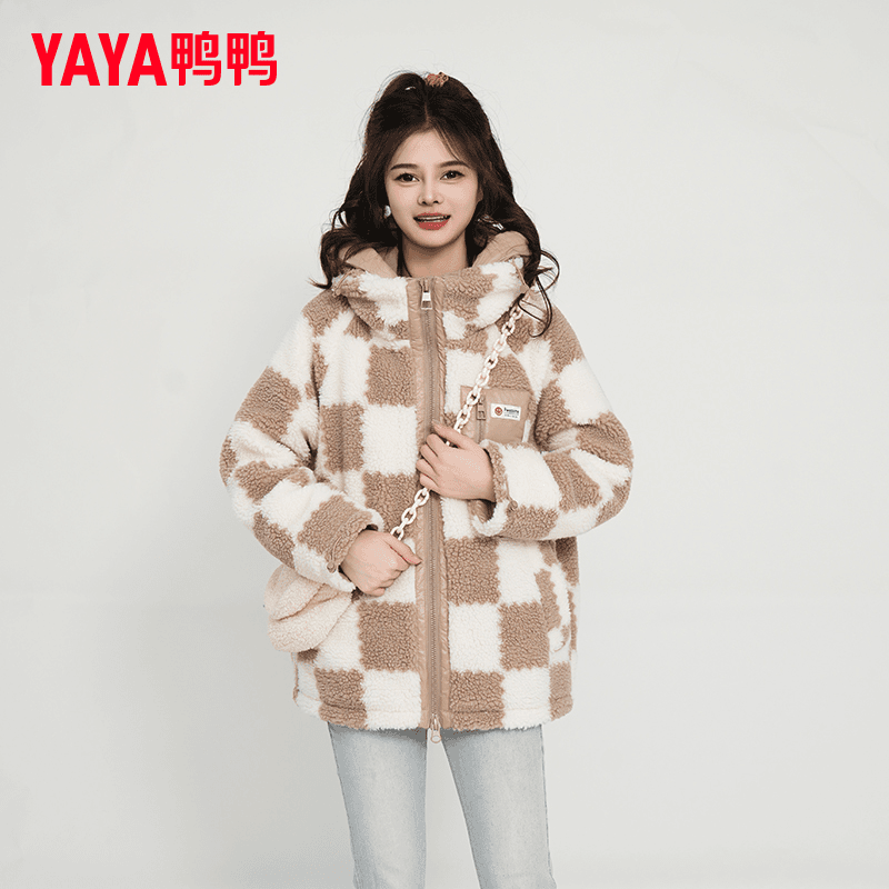 YAYA/鸭鸭2023新款中长款明星款时尚羽绒服女羊羔毛鸭绒保暖拼接