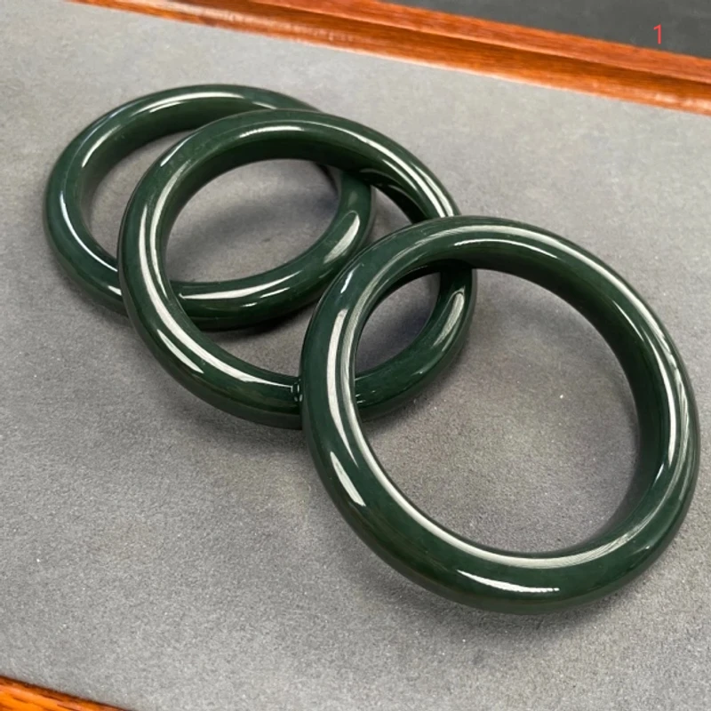 天然新疆和田玉且末蓝手镯（多样性发其一）