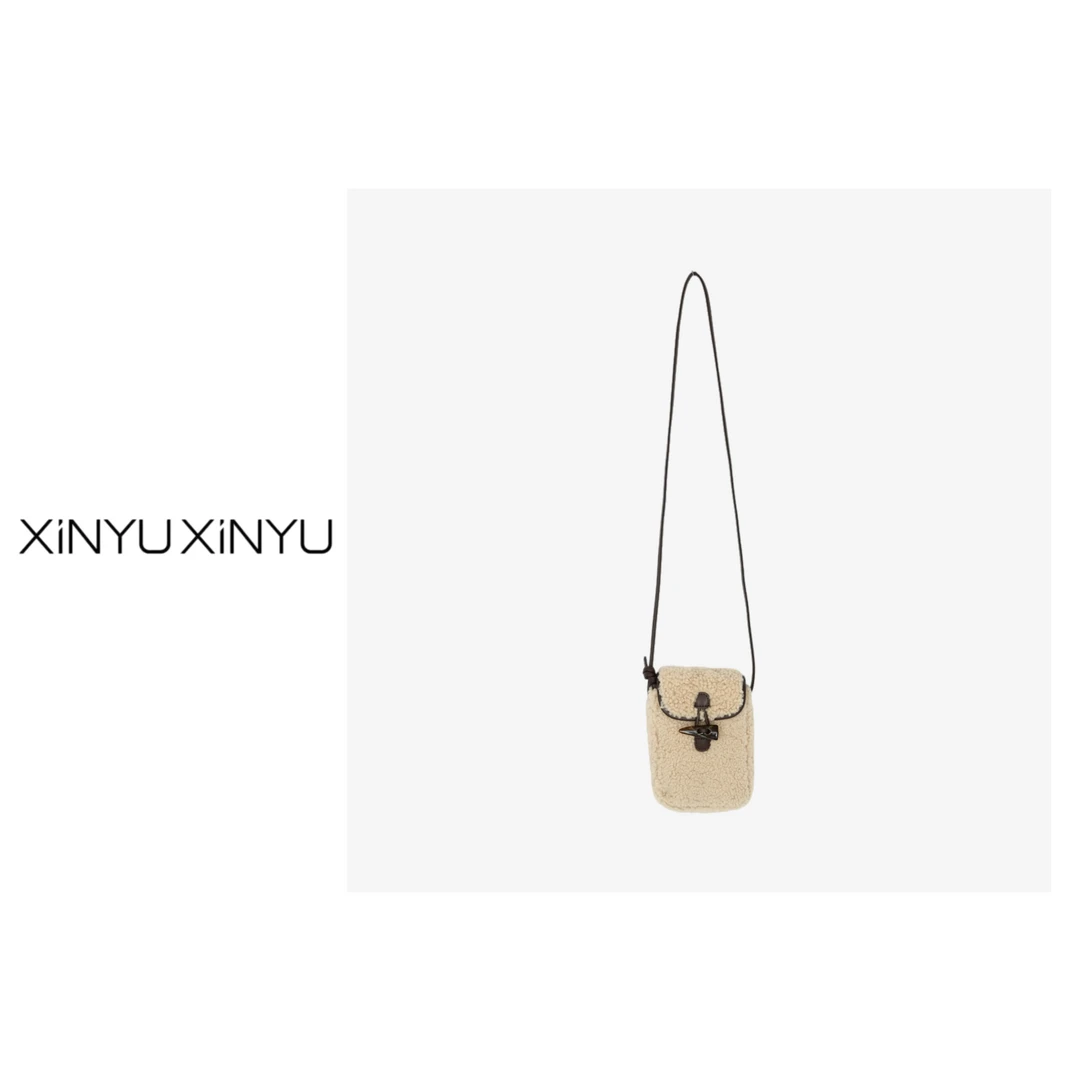 XINYU/芯与  复古牛角扣羊羔迷你包皮毛一体斜挎包 BB3234 小包包