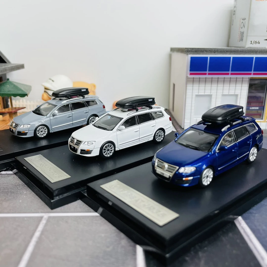 原厂1:64 大众R36 旅行版 合金汽车模型