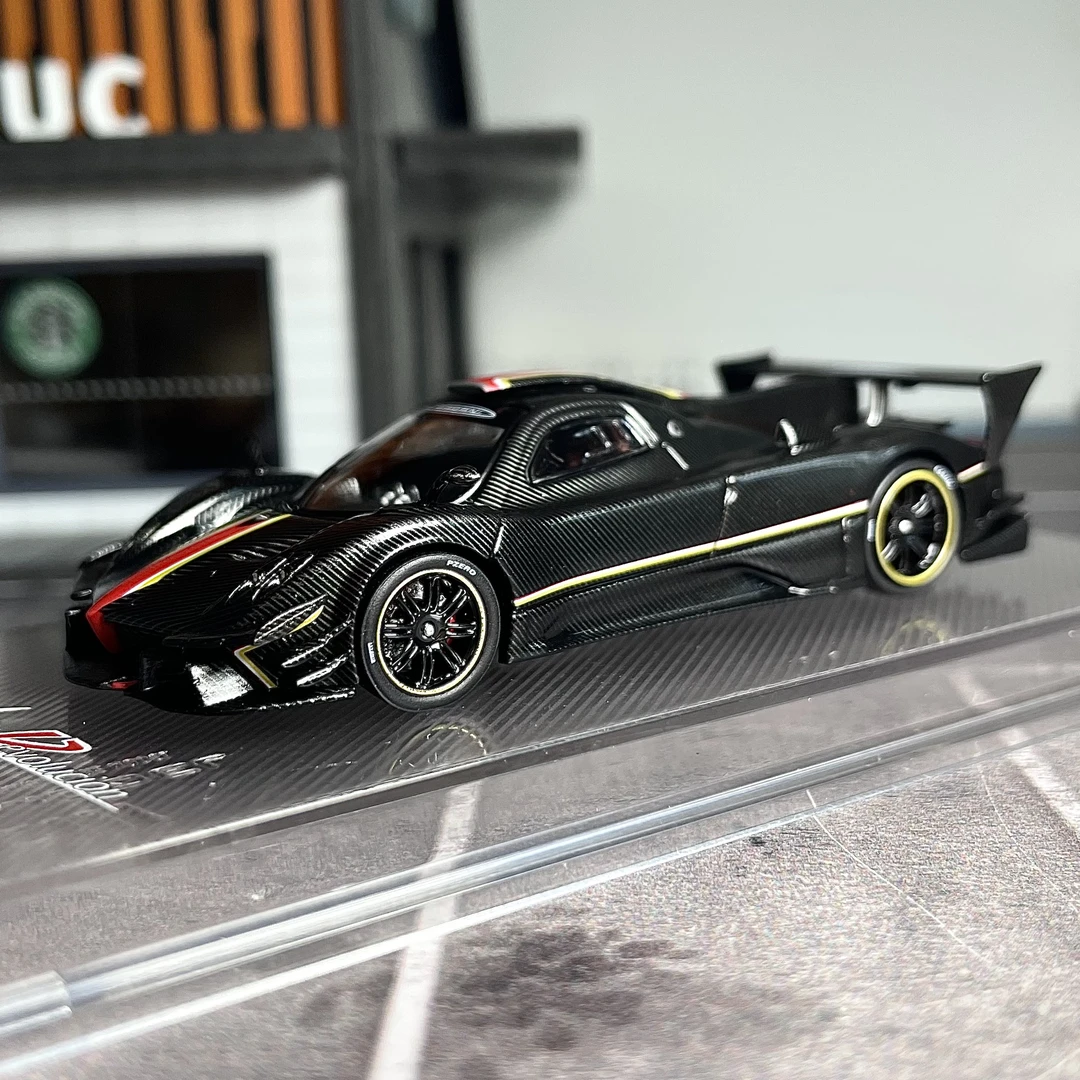 CM 1:64 帕加尼 宗塔 黑碳 合金汽车模型
