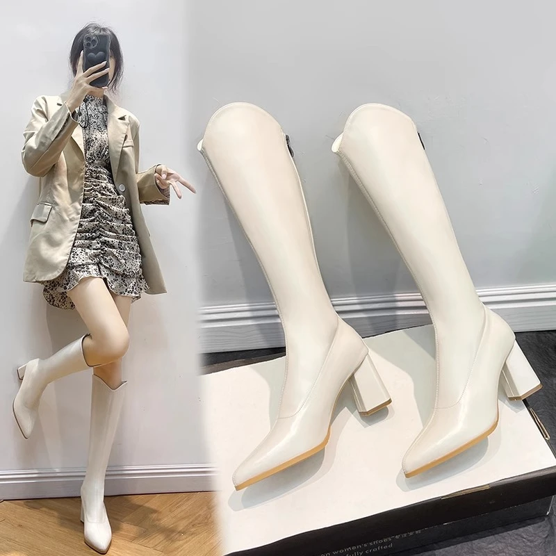 高跟米白色长筒靴女2024秋冬季新款V口尖头小个子粗跟瘦瘦高筒靴