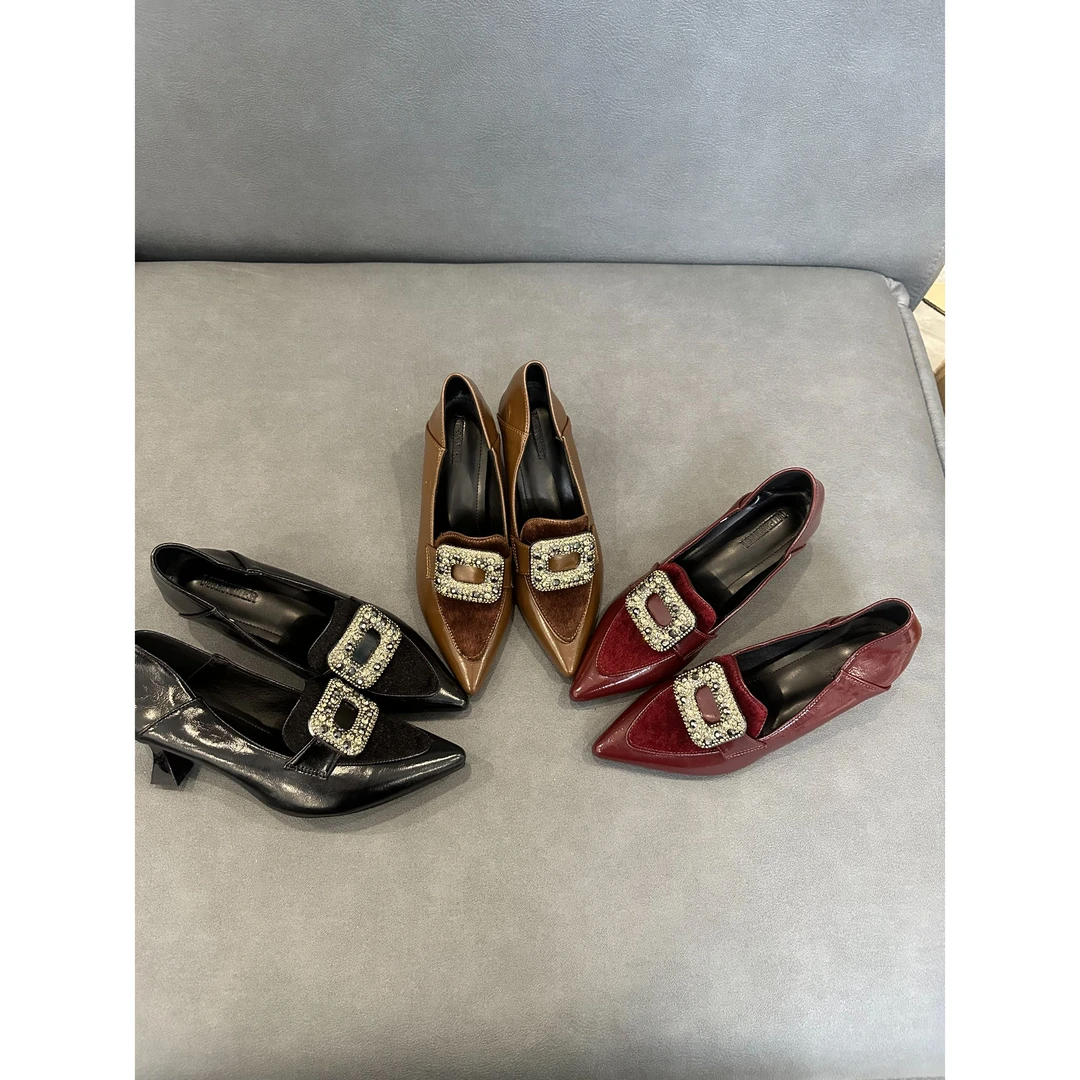 加肥加宽秋季新款水钻方扣时尚百搭绝美女细跟爆款尖头浅口高跟鞋