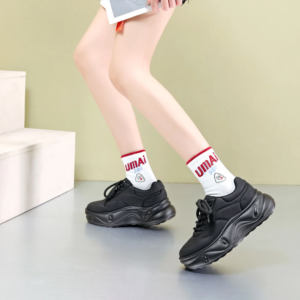 王冠鞋业直播女鞋新款百搭面包鞋运动厚底秋冬板鞋女潮鞋小白鞋