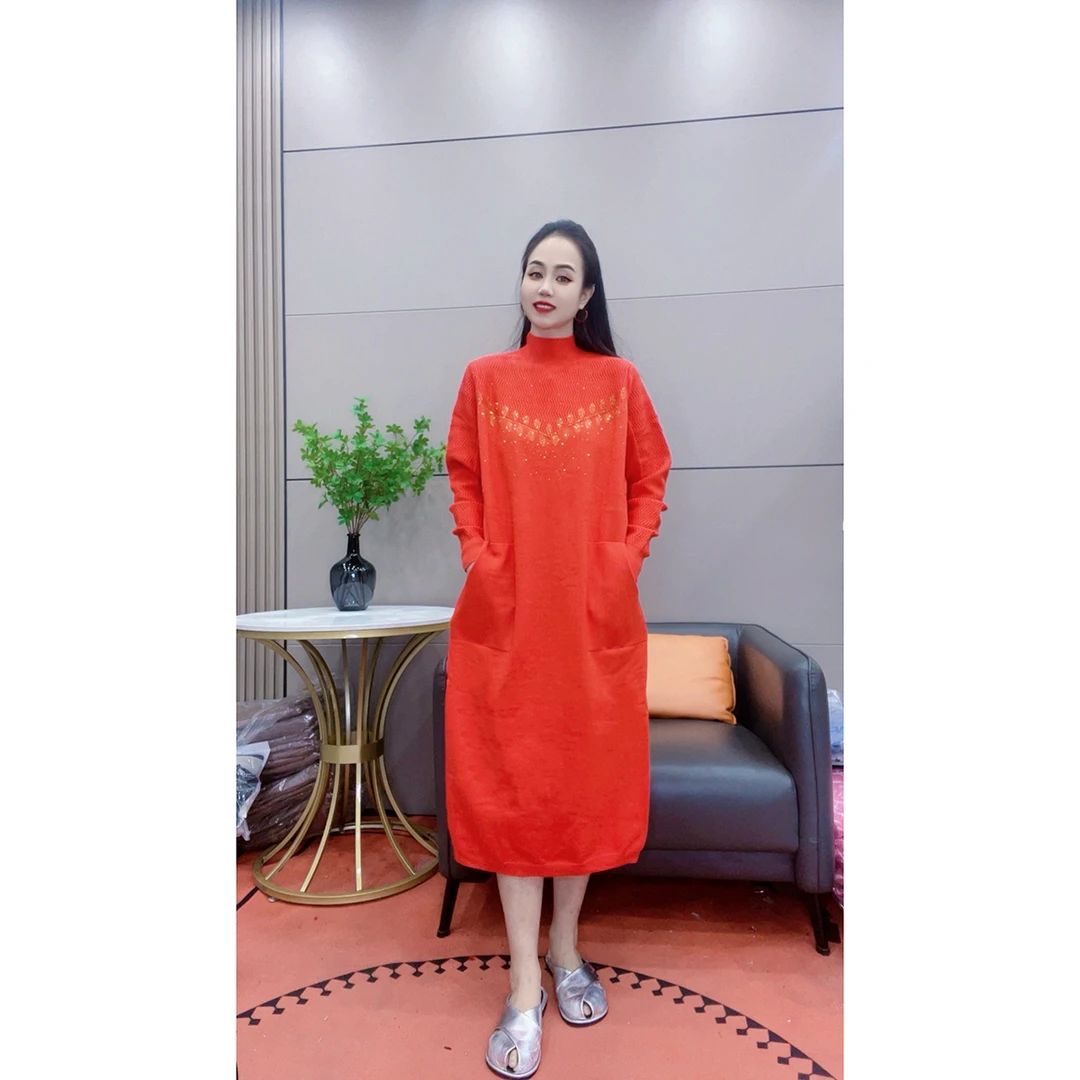 3511 针织毛衣裙2024秋冬款宽松显瘦中长款重工烫钻高级感打底裙