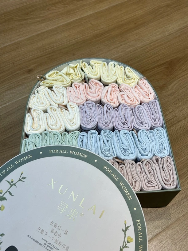 【人见人爱】女款无缝裸氨舒适透气高弹柔软底裤短裤