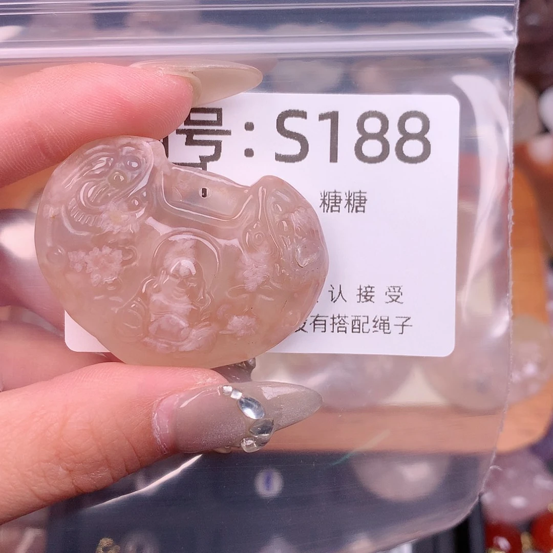 玛瑙/玉髓颈饰合金大****城