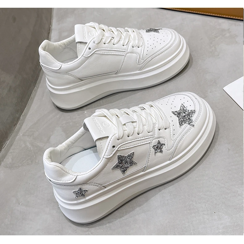 小众设计时尚休闲百搭五角星小白鞋女2024年厚底浅口平底女鞋
