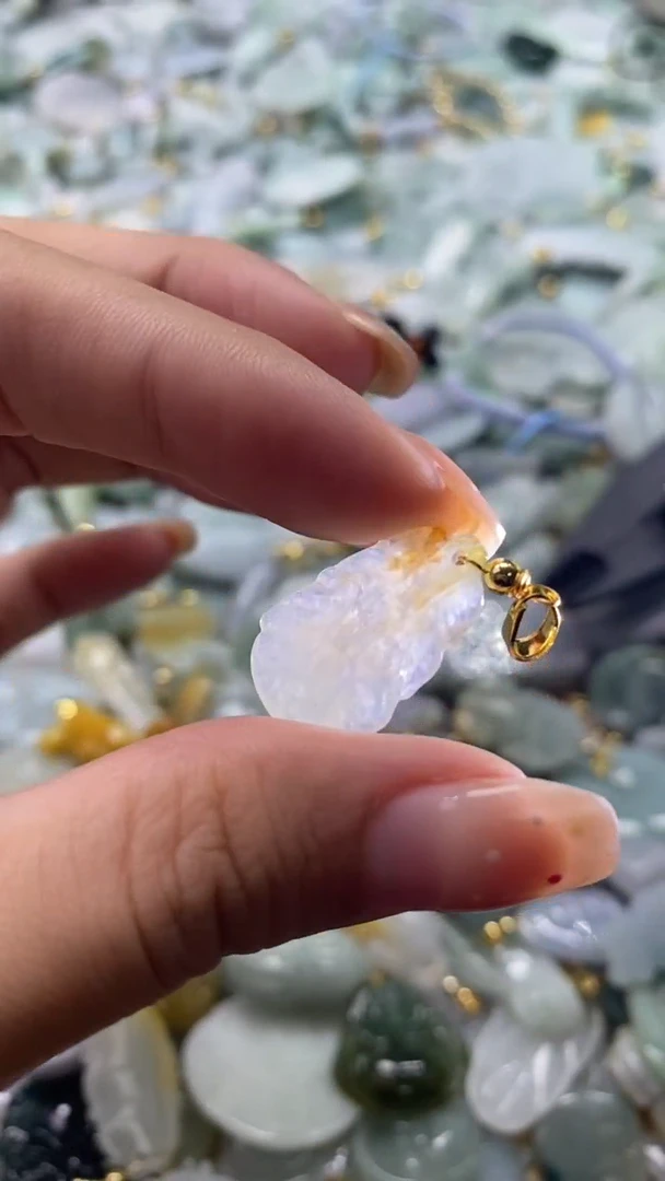 【闪购商品】翡翠颈饰未镶嵌//5004506