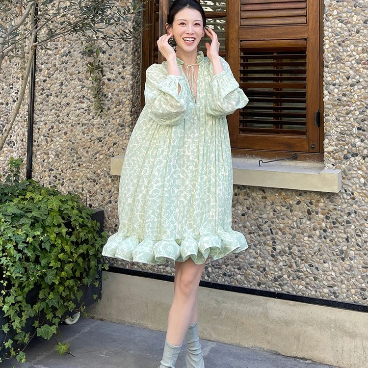 小个子气质法式裙子秋季女装新款小众设计感气质碎花荷叶边连衣裙