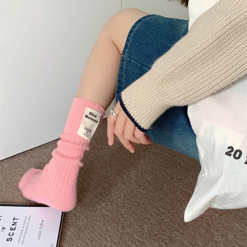 “慵懒气氛”秋冬袜子白布标英文女高筒袜羊毛加厚保暖小腿堆堆袜