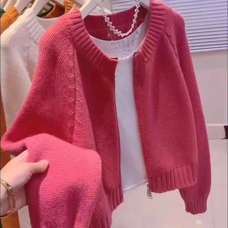 新款圆领毛衣玫红色拉链针织开衫女外套潮白搭洋气慵懒风短款时尚