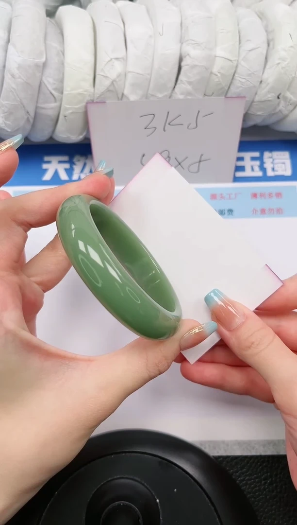 【闪购商品】石英质玉手镯未镶嵌44-58.3