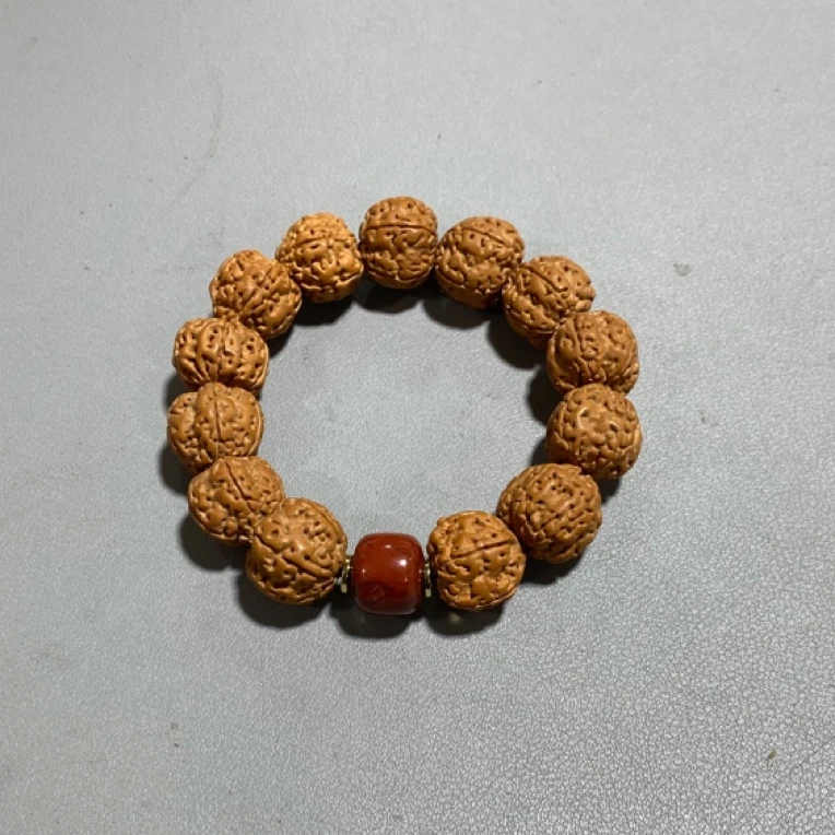 W742爆肉蜂窝双龙大金刚菩提设计款手串桩型底色尺寸多样性发其一