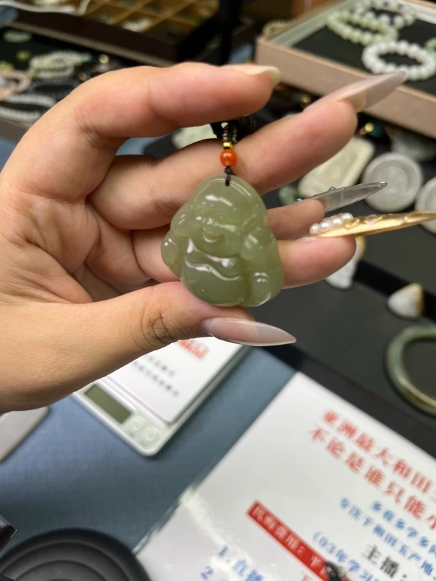 新疆和田玉大肚弥乐佛