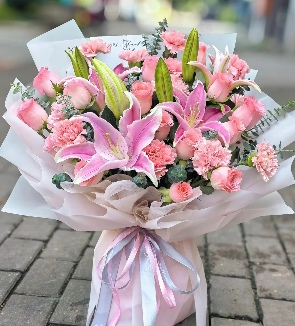 【粉百合+粉康乃馨+黄英组合】 1单普通包邮 2单发顺丰冷链