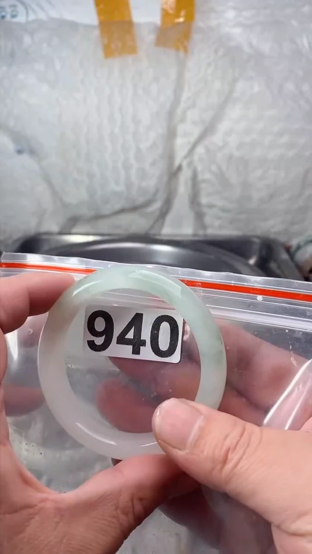 【闪购商品】石英质玉手镯未镶嵌5354天然石纹矿点扣手介意勿拍