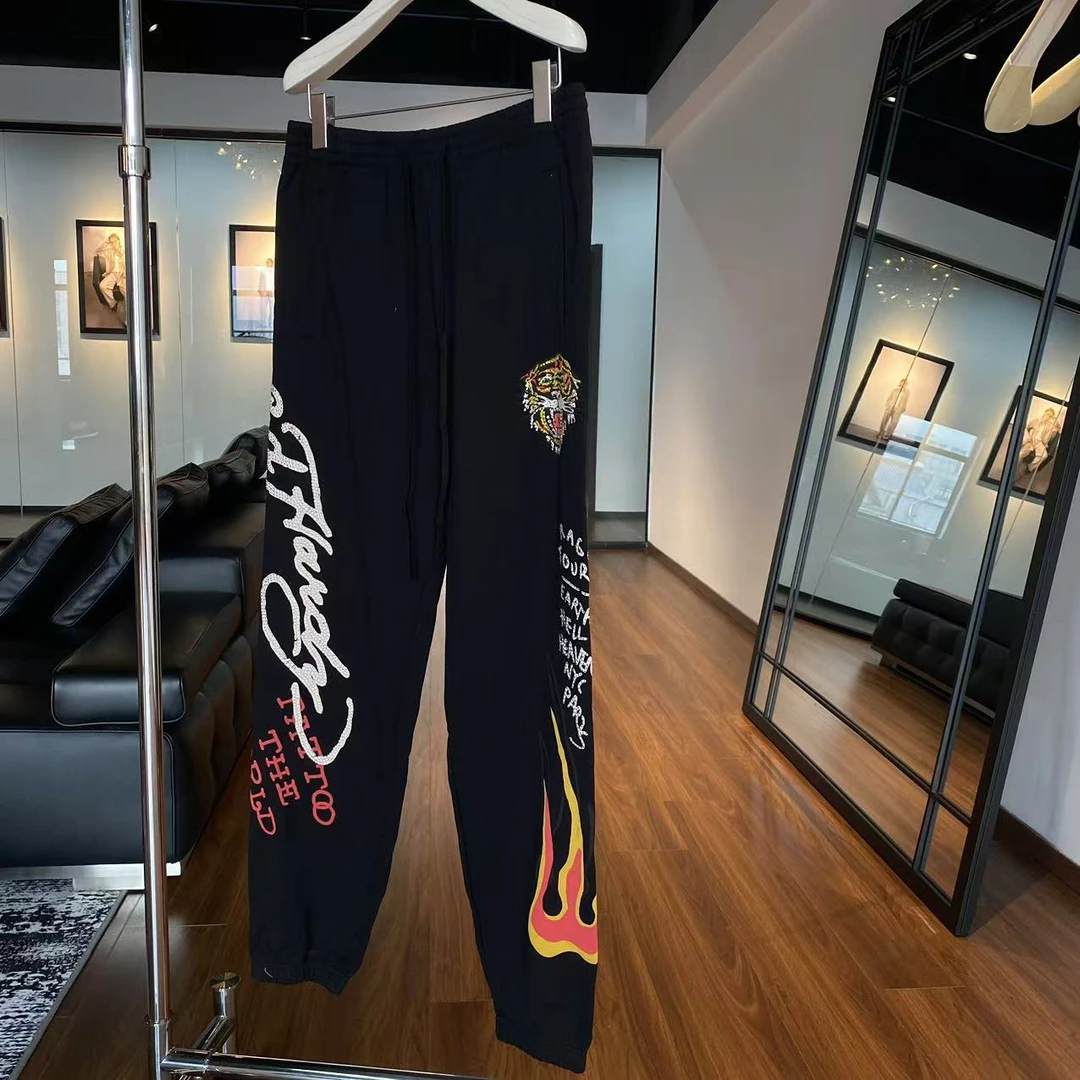 MNFK 2025款裤子 K0562