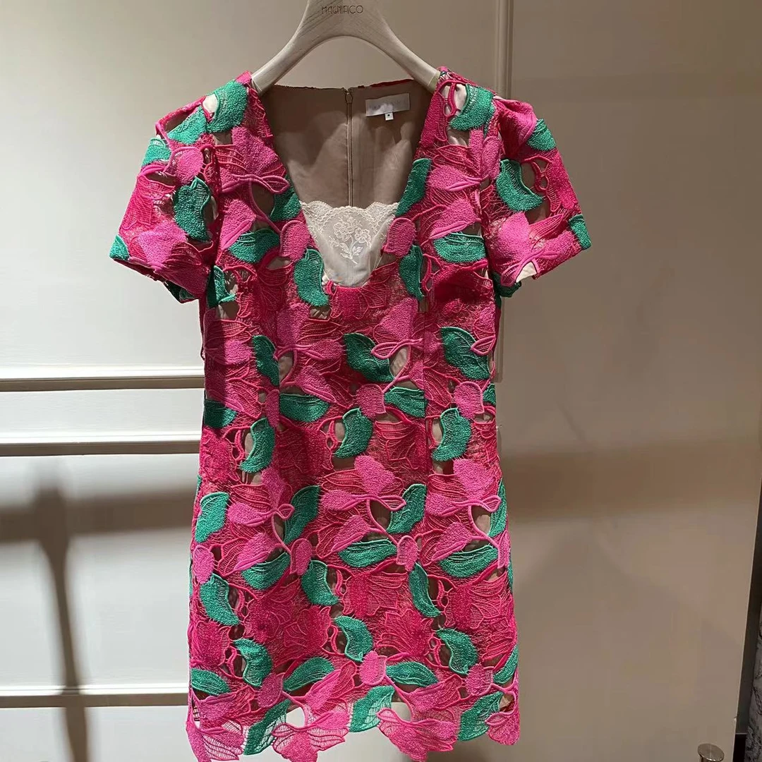 MNFK 2025款 花连衣裙 Q0483