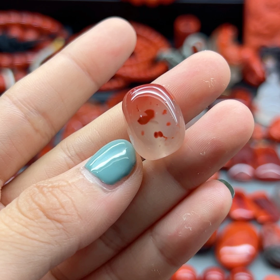 南红玛瑙配饰未镶嵌